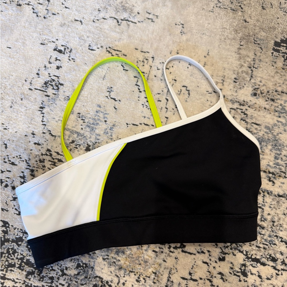 Asymmetrical sports bra